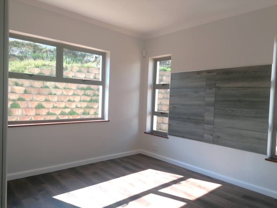 To Let 4 Bedroom Property for Rent in Glencairn Heights Western Cape